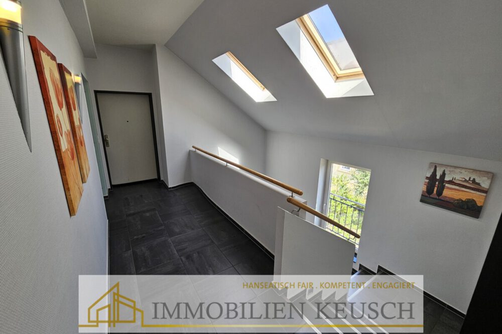 Helles & modernes Treppenhaus