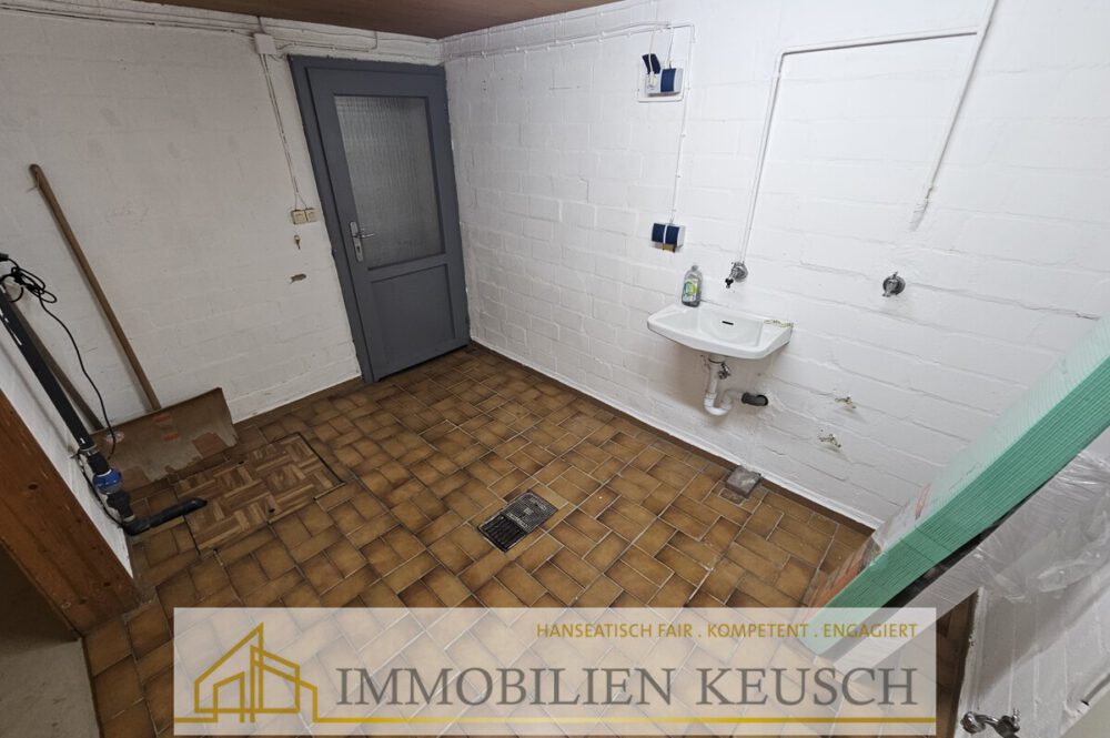 Waschküche mit Anschluss für Waschmaschine