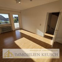 Schlafzimmer + Zugang zum Sonnenbalkon