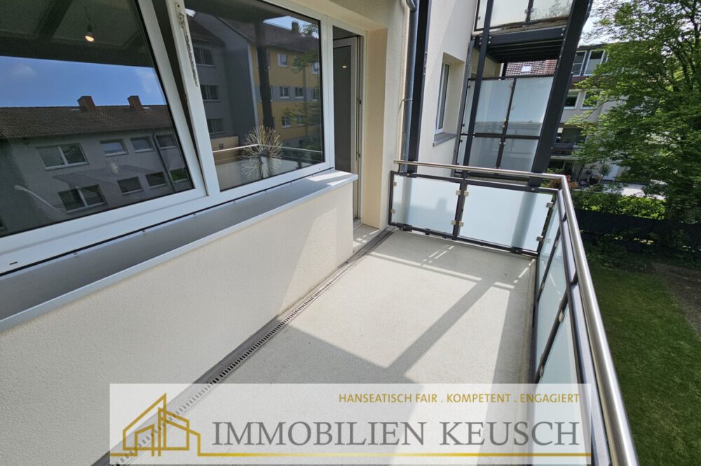 Großer überdachter Balkon
