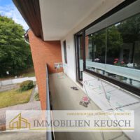 Großer überdachter Balkon