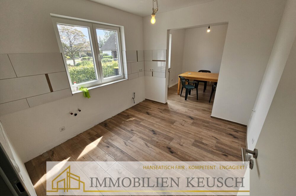 Küche mit Esszimmer im EG