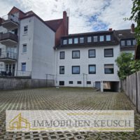 Hofansicht mit PKW Stellplatz