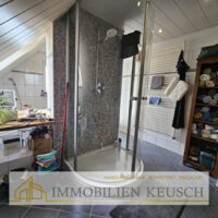 Bad mit Dusche