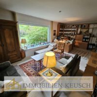 Großes Behandlungszimmer