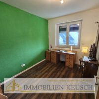 Büro Kinderzimmer OG