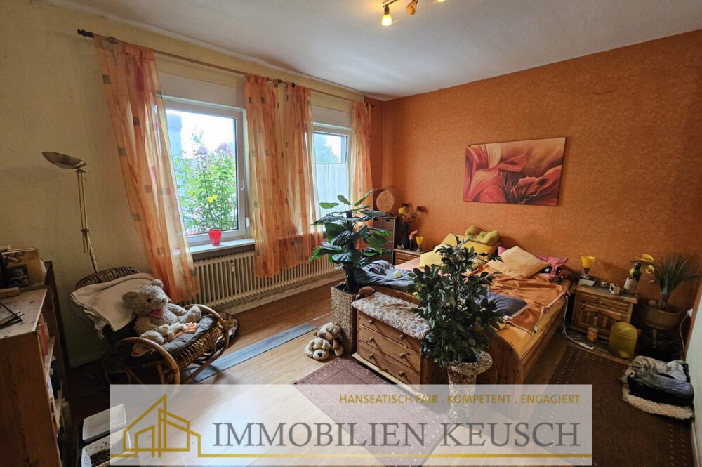 großes Schlafzimmer EG