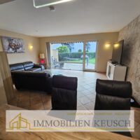 Großes & helles Wohnzimmer